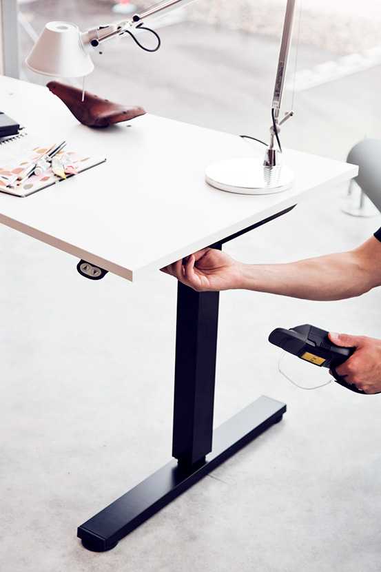 Montering av skrivebord